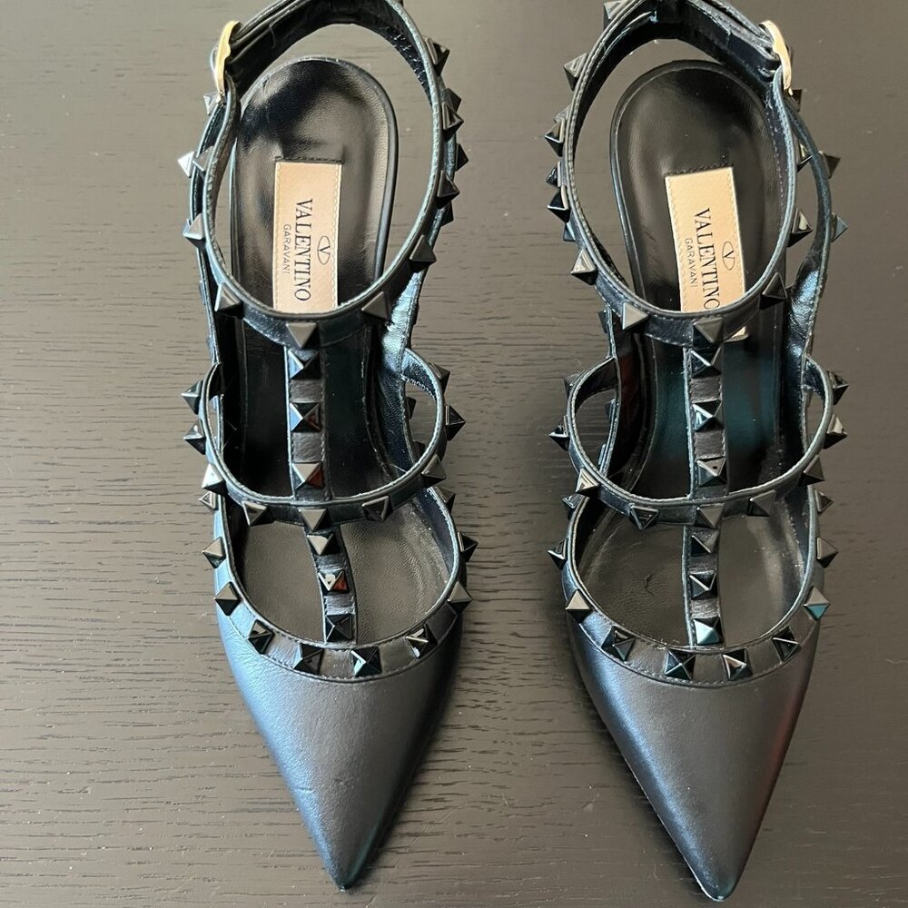 Valentino Garavani Rockstud Caged Leather 100 Pumps, Nero, Black/Black, Size 36
